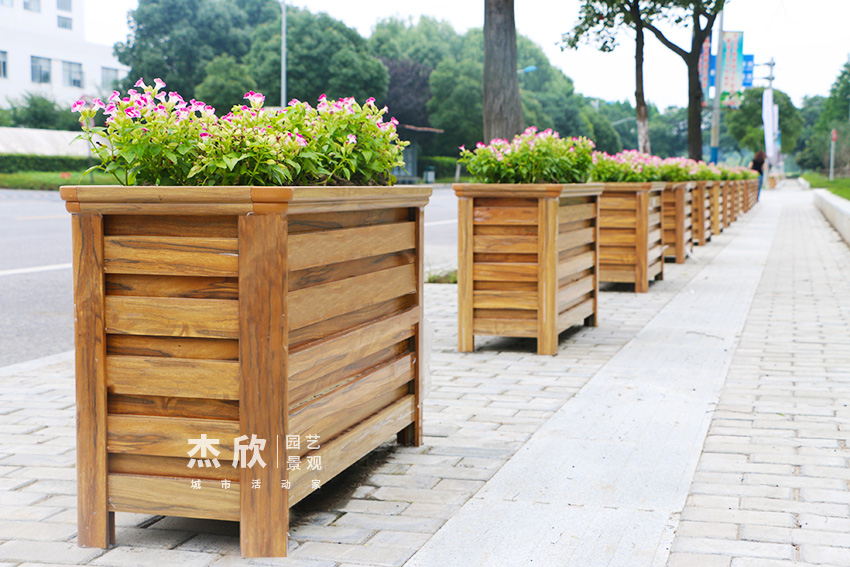 街道花箱在市政使用有哪些優(yōu)勢(shì)？